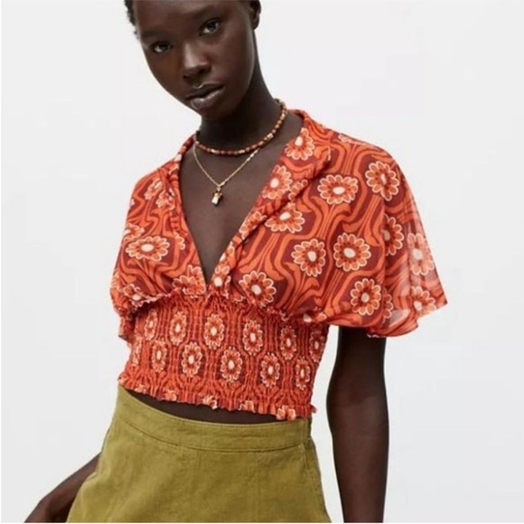 Urban Outfitters Rita Mesh Smocked Retro 70’s Floral Cropped Top Size Small - Picture 1 of 6